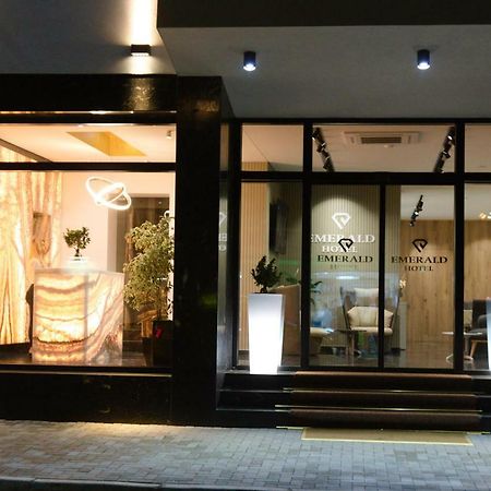Emerald Boutique Hotel ティラナ エクステリア 写真