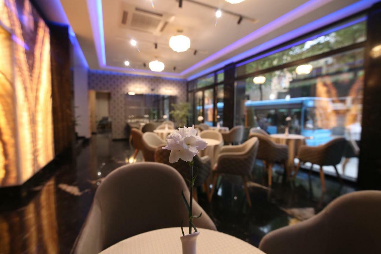 Emerald Boutique Hotel ティラナ エクステリア 写真
