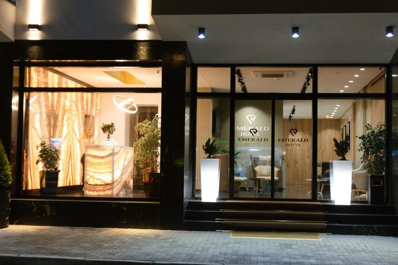 Emerald Boutique Hotel ティラナ エクステリア 写真