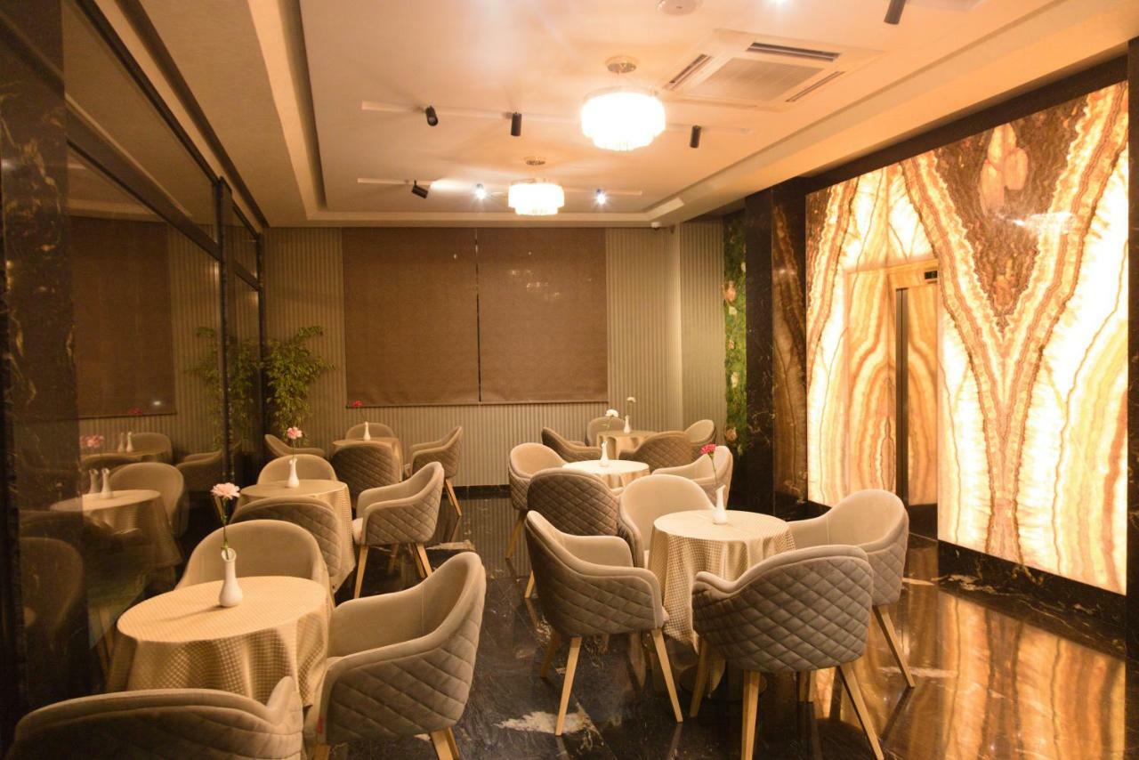 Emerald Boutique Hotel ティラナ エクステリア 写真