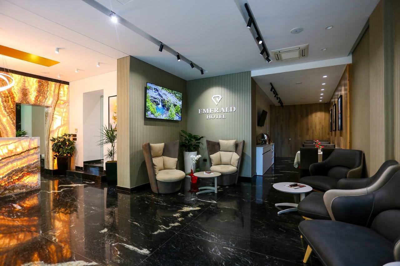 Emerald Boutique Hotel ティラナ エクステリア 写真