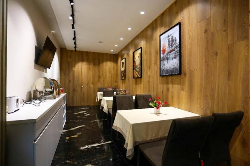 Emerald Boutique Hotel ティラナ エクステリア 写真