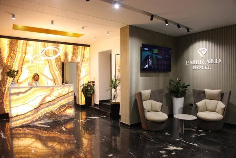 Emerald Boutique Hotel ティラナ エクステリア 写真